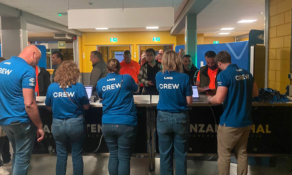toegangscontrole hostessen aan het werk